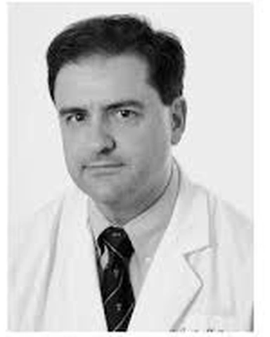 Dr. Ernesto Castillo